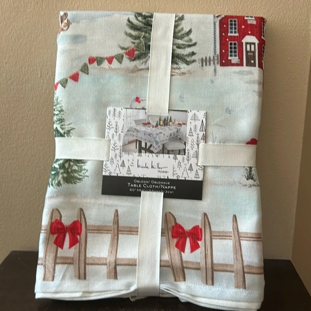 Nicole Miller Tablecloth Christmas Trees 60”x84” New Shimmery Snowman Red Bows